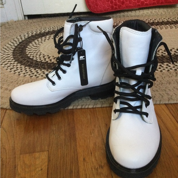Sorel white leather waterproof boot - Picture 4 of 12